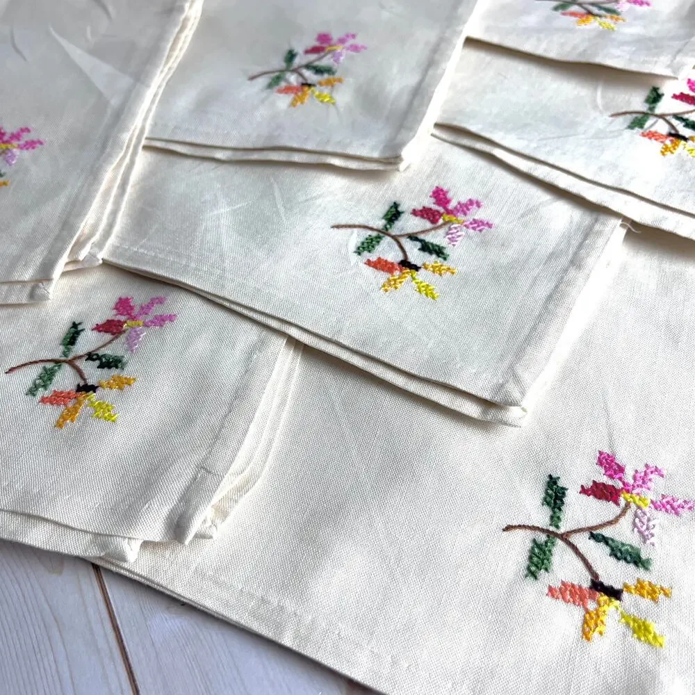 Set of 7 Cloth Napkins Floral Cross Stitched Corner Design Cottage Country